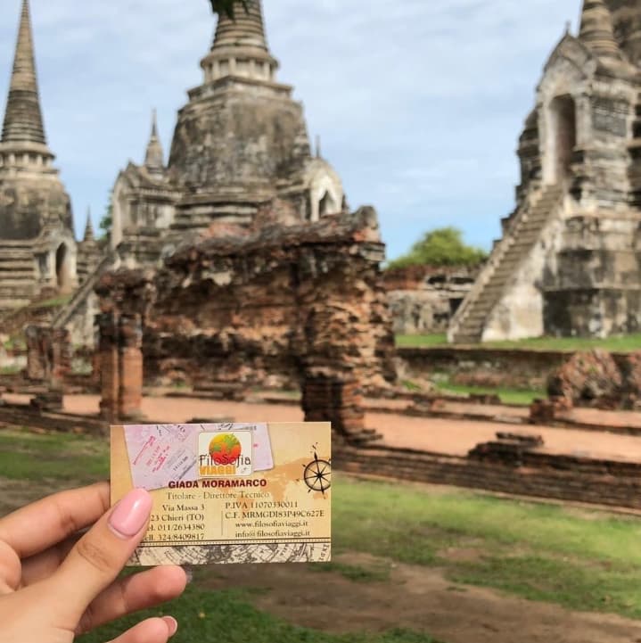 Esempio di biglietto da visita FiloSofia Viaggi da inquadrare nella foto